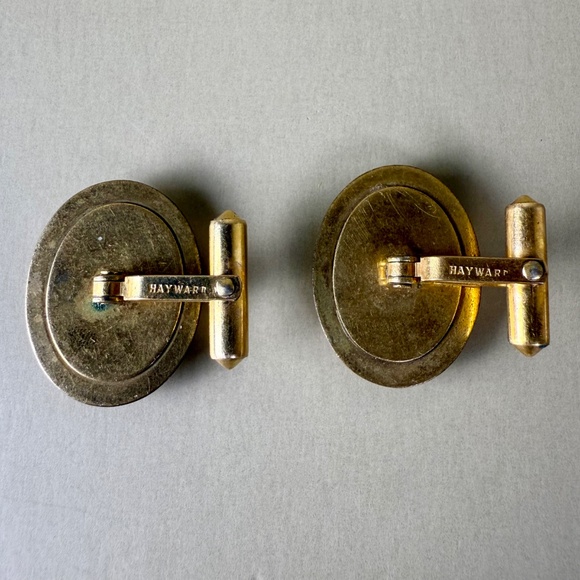 Vintage Hayward Gold-Filled Cufflinks with Green Cabochon Stone | Mid-Century - Picture 9 of 12